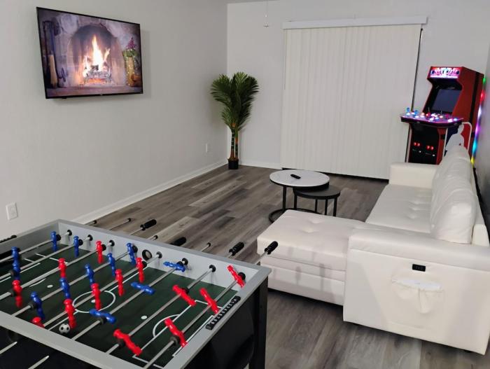 Central Cape Retro Escape