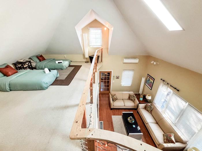 The Hideaway House - Private Peaceful Cozy