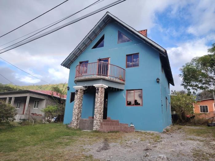 Cabaña Falda del Volcán Barú Planta baja