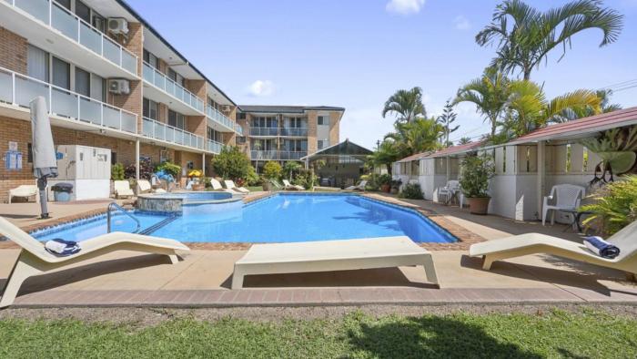 Ocean Parade 16 - Sleeps 4, Pool, Steps To Beach, Cafes
