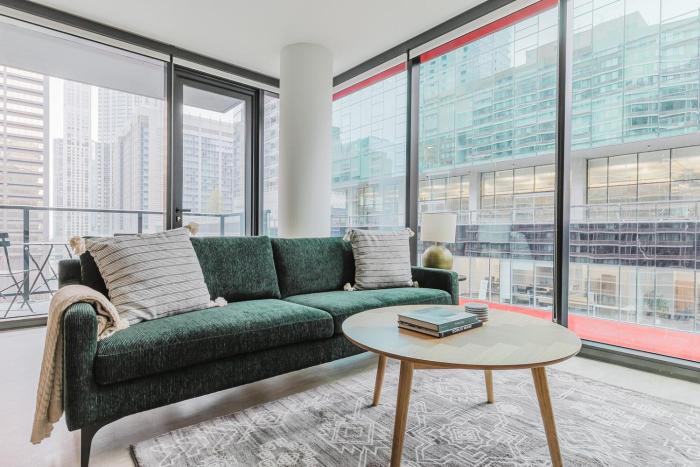 Blueground River North balcony pool nr Pier CHI-1147