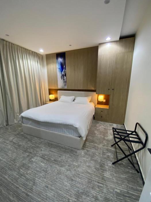 غرفة وصالة فندقية