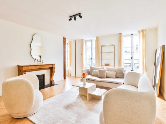 Beautiful modern apartment 3 BDR 6P C ur de Paris