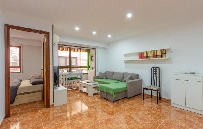 2 Bedroom Nice Apartment In Santa Pola