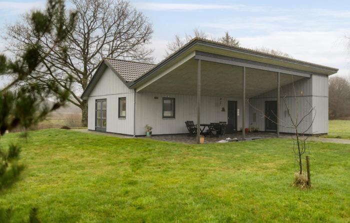 2 Bedroom Beautiful Home In Hovborg