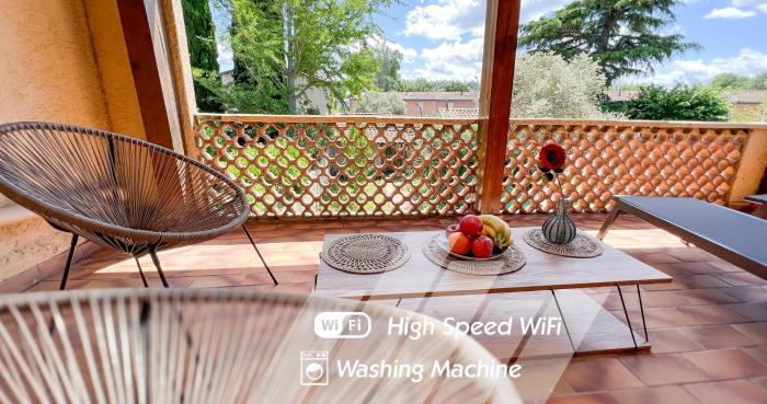 Free Car Parking - Garden - Close to ramparts