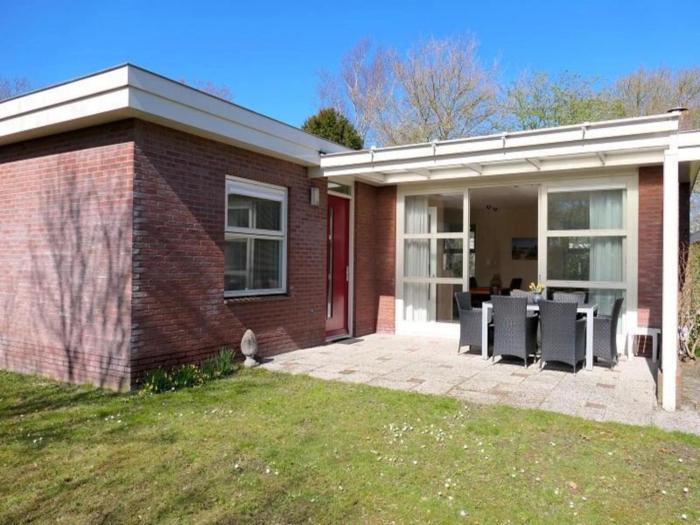 Comfortable family bungalow near beach