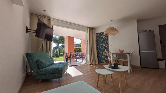 Appartement rez de jardin 4 personnes CAP ESTEREL