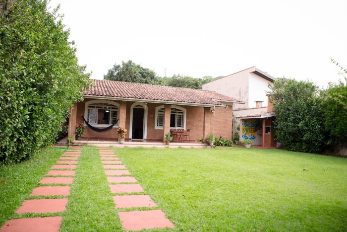 Casa com jardim e churrasqueira em Águas da Prata