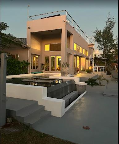 Cloud11 -the Sky Meets the Sea