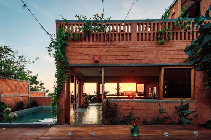 Coyote, 7BR Ocean View Villa, 2 Pools, Zipolite