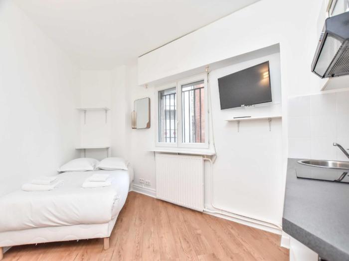 Studio renovate & luminous, Guy-Moquet St-Ouen Bichat - MOBILITY LEASE