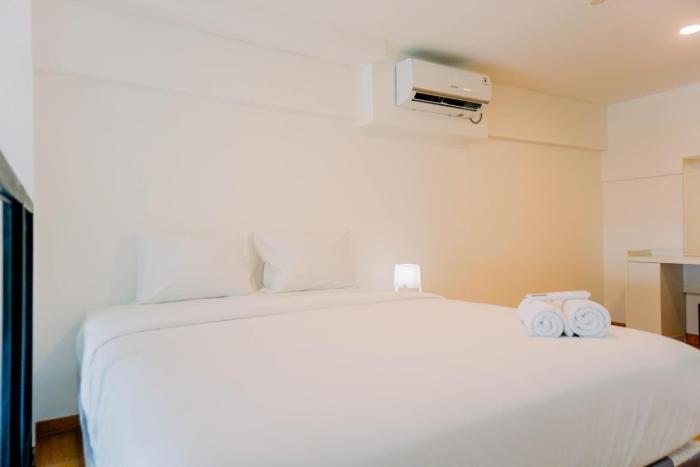 Modern and Cozy Studio Loft Apartment at Kingland Avenue By Travelio