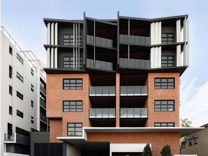 West End Apartment - Free Secure Car Park - Walk to Restaurants - Brisbane Convention Centre