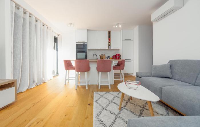 2 Bedroom Beautiful Apartment In Zadar