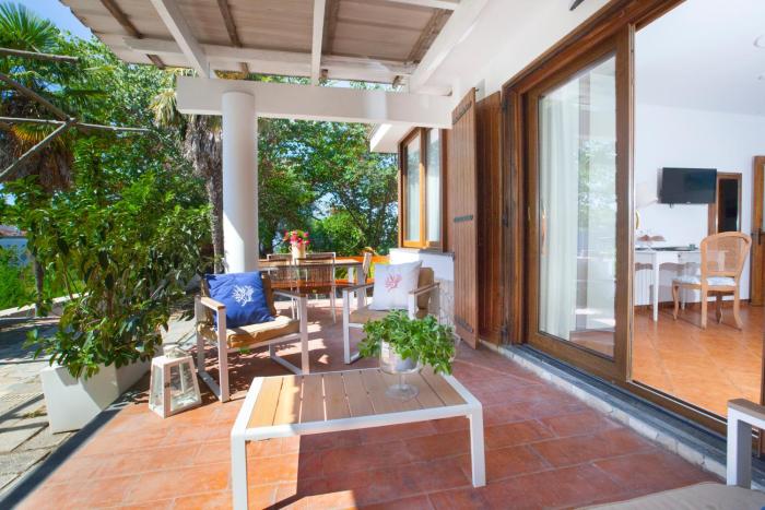 Suite Luxury in Villa con Terrazzo Privato
