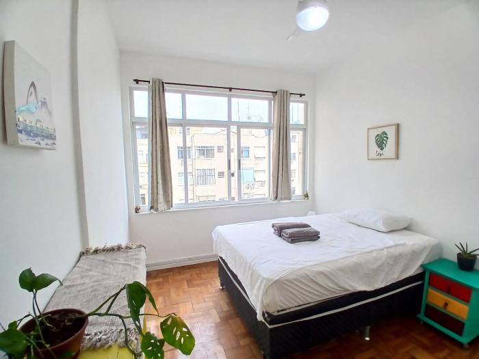 quiet beachfront room in shared apartment - quarto tranquilo num apartamento compartilhado em frente a praia