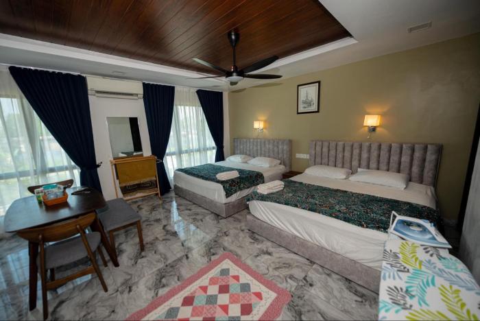 MKB Homestay - 2 X King Bed Studio Room with view & FREE parking