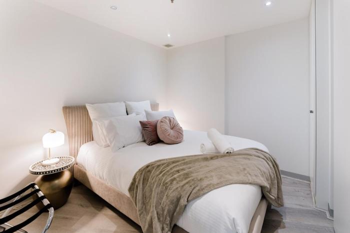 Deco Inspired Delight Near Mavel by Custom Bnb Hosting