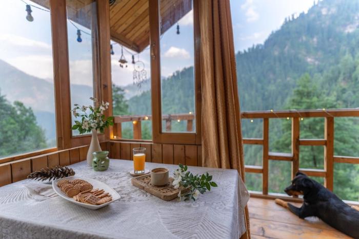 Magnificent Treehouse Valley View By Bastiat Stays