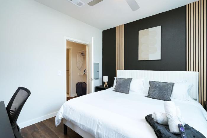 1BR Escape-w Parking, Near Riverwalk & Conv Ctr