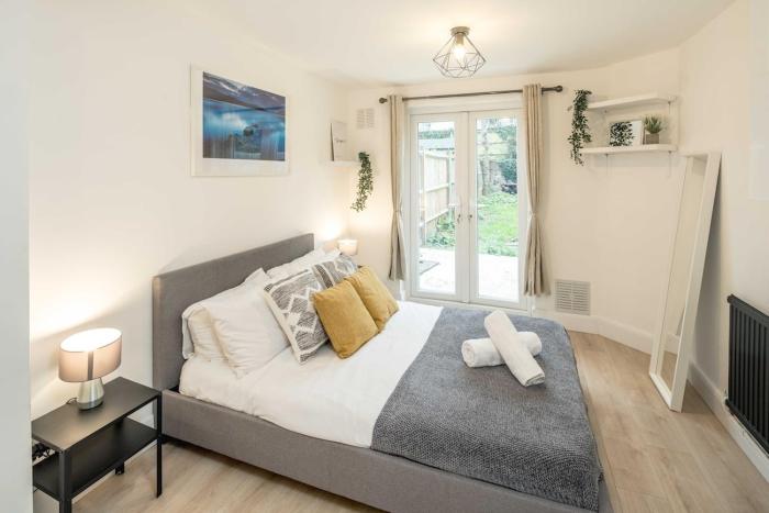 Stunning 1 Bed Luxury London Garden Apartment