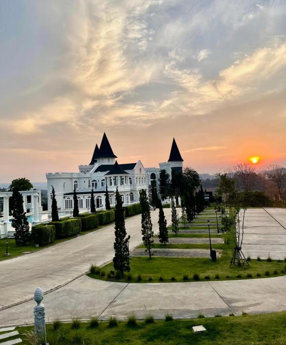 Blue Sky Khao Kho Castell Condo 922