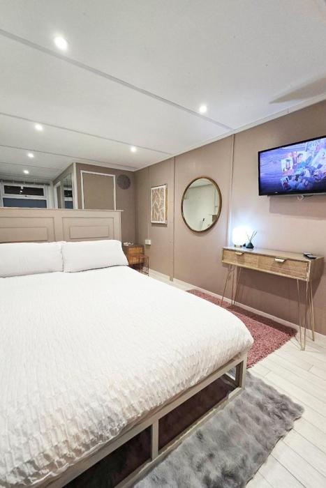 The Fourwinds Cosy Cabin- 15mins to Belfast city