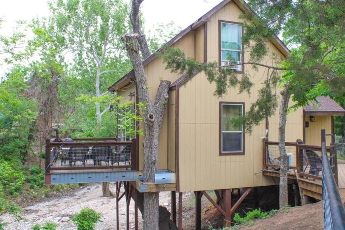 Treehouse 2 - Cardinal Casita