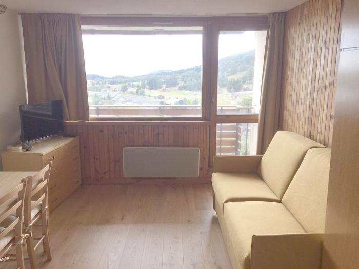 Studio rénové au cœur de la station proche pistes et lac - FR-1-814-18