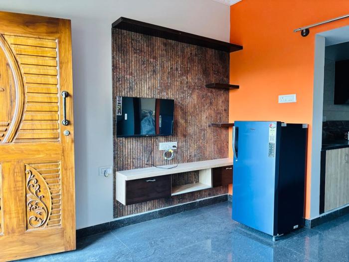 1 BHK Next to the Beautiful Park - 502