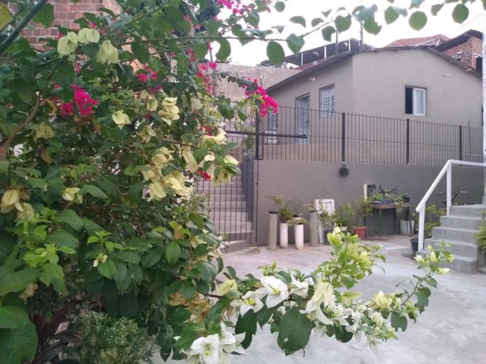 Casa minimalista em Olinda no Alto da Nação