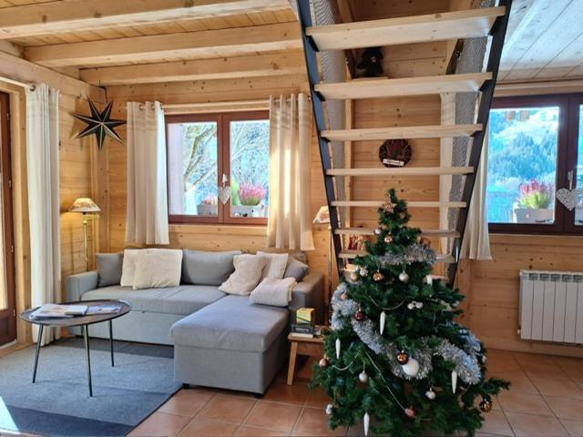 La Coufa, spacieux Duplex en chalet, terrasse, jardin, vues montagnes