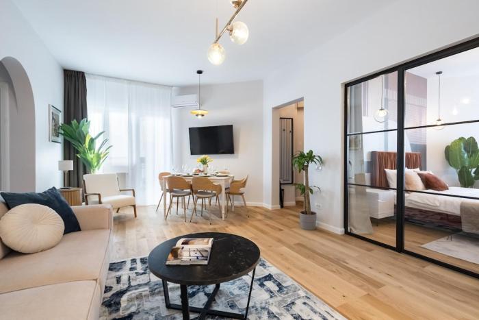 Stunning Views 3BR Sunny Flat - 3 Superb Balconies