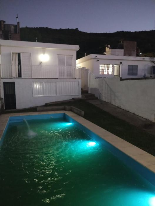 Casa con Pileta, solo para familias