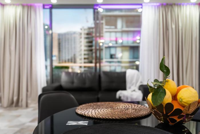 Central Luxury 3BR Apartment for up to 8 Guests