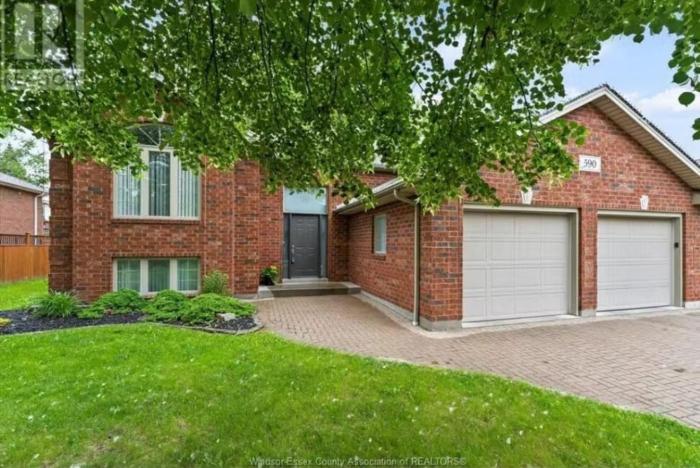 3 Bedroom basement unit with Free Parking WiFi