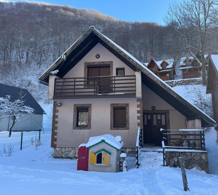 Biocinovici vikendica