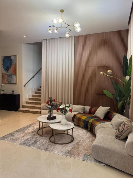 Luxurious 6 Bedroom Villa in Abu Dhabi- Group Getaway