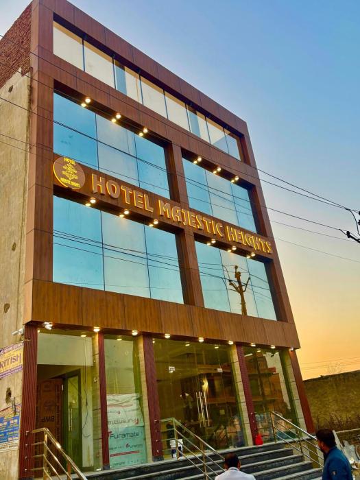 Hotel Majestic Heights Agra
