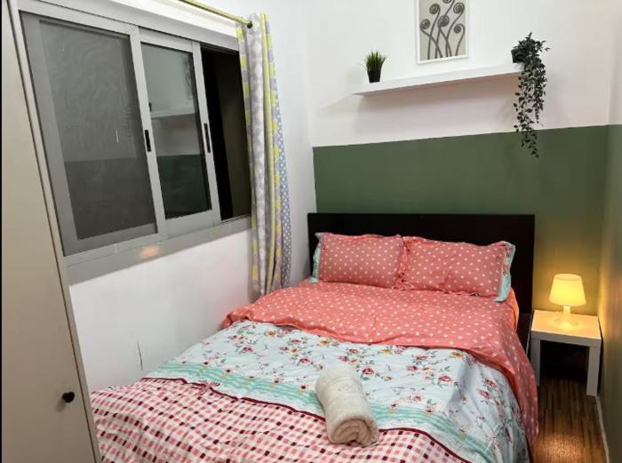 Double Bed Partition Room Near Mashreq Metro