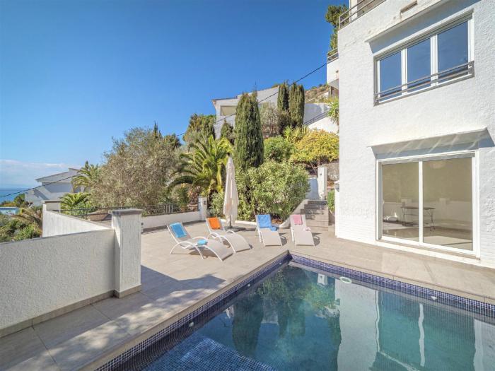 House in Rosas with Private Pool & Garden