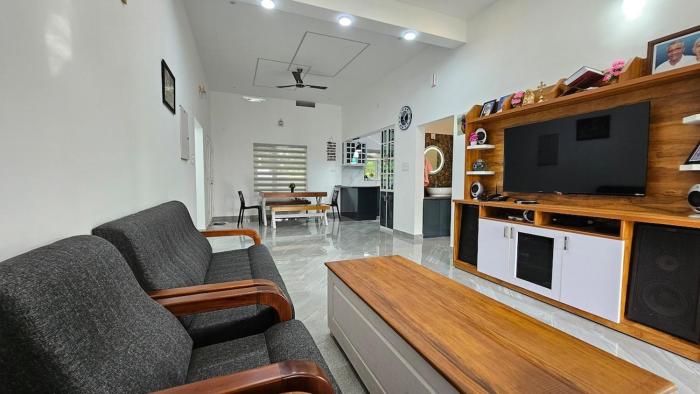 Uthuppans first floor 2brm