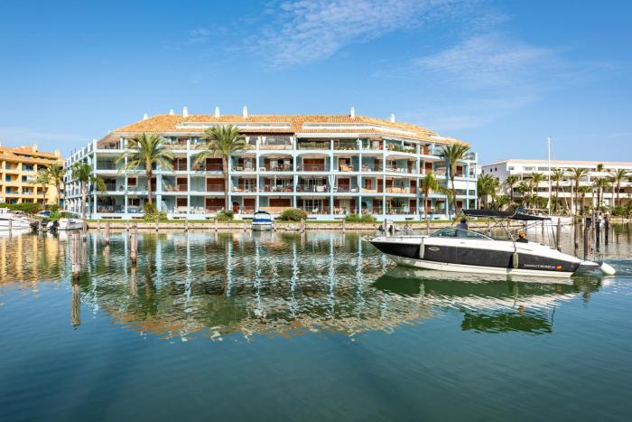 Seaside Sotogrande Retreat with pool