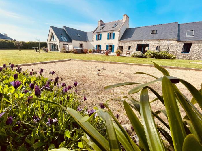 15 pers, jacuzzi, 40m de la mer, 8 chambres, weekends, nuitée, séminaire
