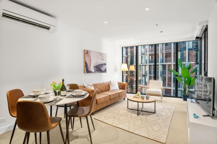 Stunning Apartment at Marvel Stadium with Parking & Amenities