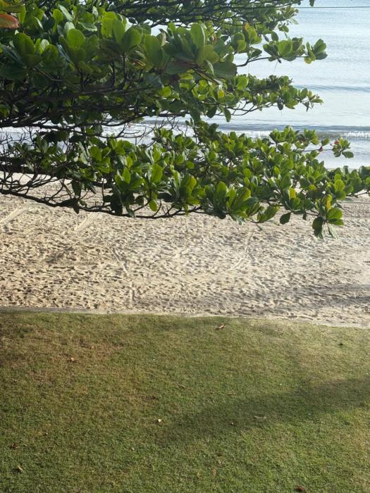 Quarto com suite em casa familiar , pé na areia na praia do Perequê em Porto Belo SC , somente o quarto e o banheiro privativo as demais dependências não estão inclusas