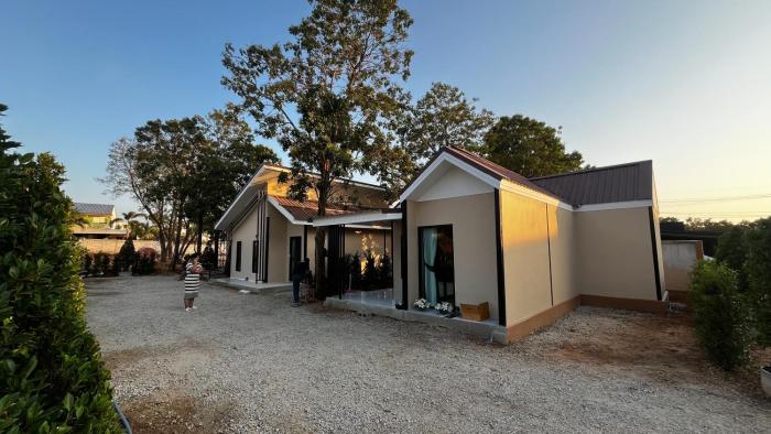 Eastern View Resort and Pool Villa