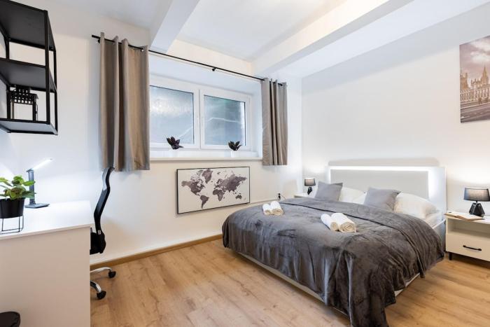 Calm Center Modern Apartment