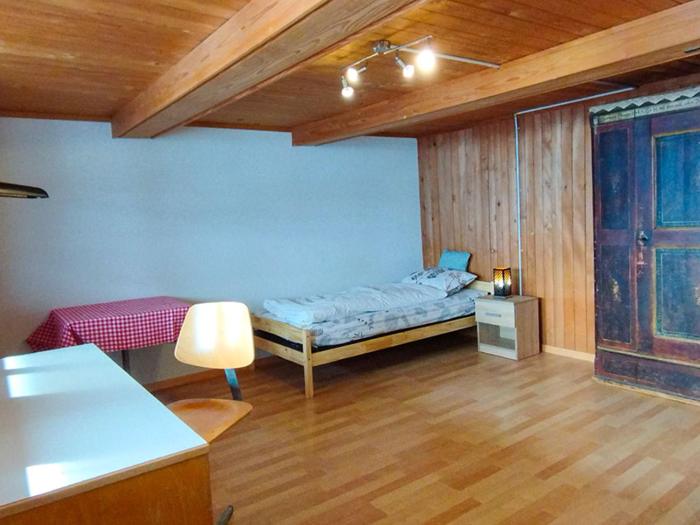 Zimmer mit Balkon auf Bauernhof